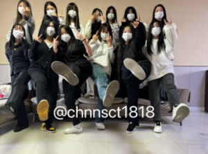 『chnnsct1818』超臭！女学生们的群体臭脚折磨 YC-241107-5-97LZTD-114789.7z